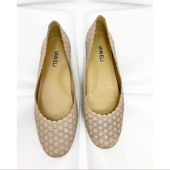 Vaneli Women Sz 8 W Nude Scalloped Perforated Leather Ballet Flats Shoe NEW - Picture 3 of 7